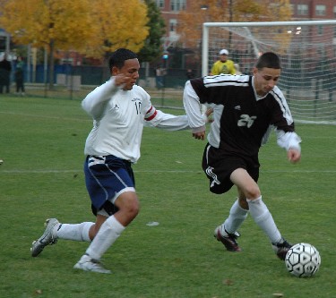 juarezdribbles2.jpg
